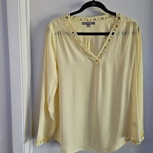 NY Collection Beautiful light yellow long sleeve size Large blouse